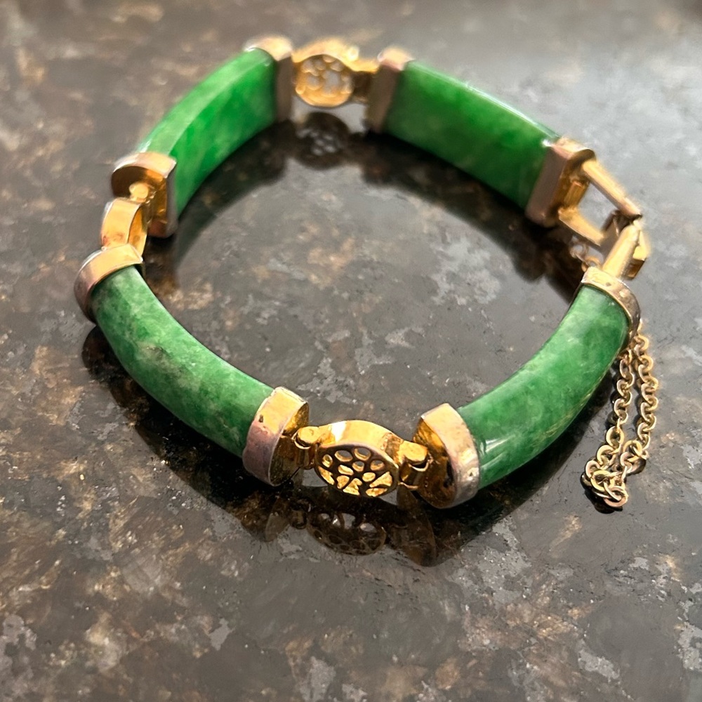Green stone bracelet